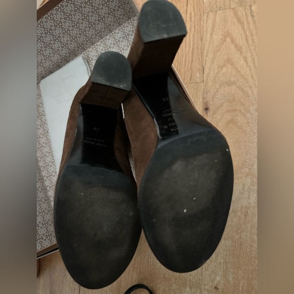 Barney’s Booties - Picture 6 of 6